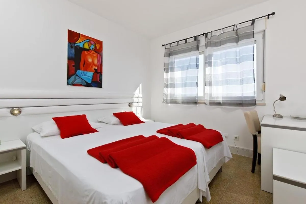 Beautiful Apartments With A Balcony Next To The Beach Split