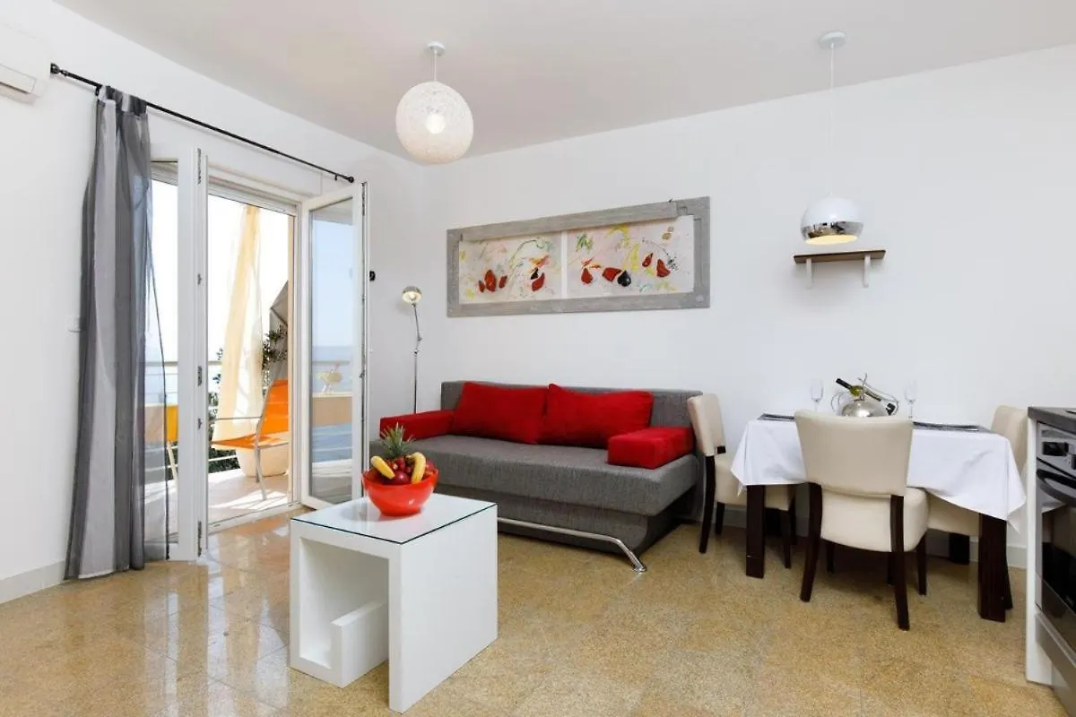 Beautiful Apartments With A Balcony Next To The Beach Split 0*,
